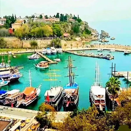 Kaleici Genis Balkonlu Muhtesem Lokasyon Benzersiz Genis Ev Lejlighed *