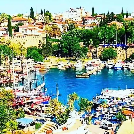 Lejlighed Kaleici Genis Balkonlu Muhtesem Lokasyon Benzersiz Genis Ev *